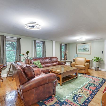 Quintessential New England Home With Patio And Grill! Putnam Eksteriør billede