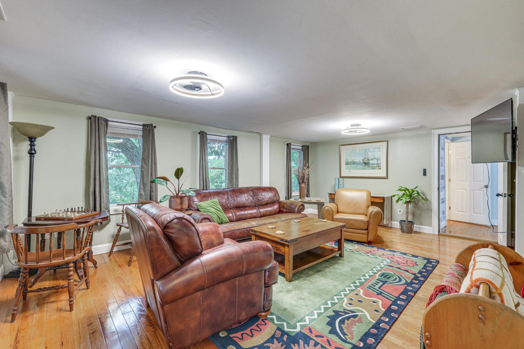 Quintessential New England Home With Patio And Grill! Putnam Eksteriør billede